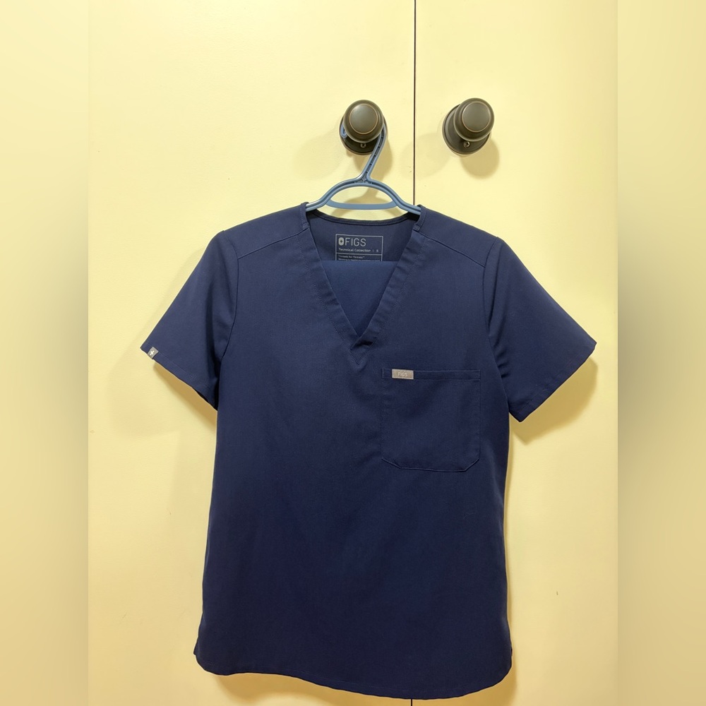 Figs Navy V-Neck Medical Scrub Top and Bottom Zamora Highwaisted Jogger